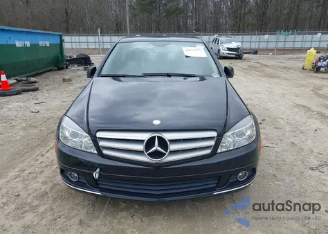 2011 Mercedes-Benz C 300 Luxury/Sport z USA, uszkodzony, nr VIN WDDGF5EB6BA476437